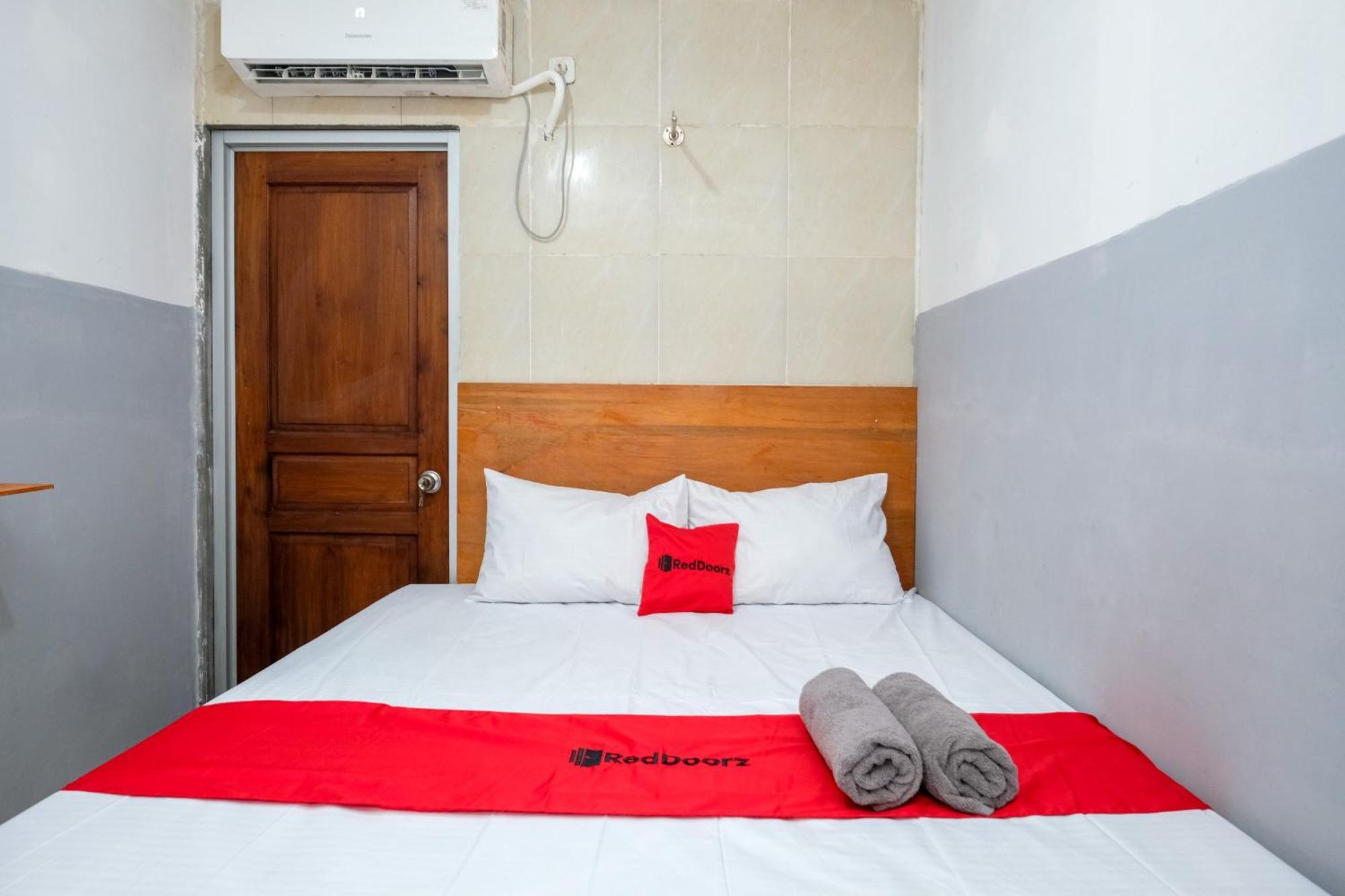 Reddoorz Near Mulyosari Surabaya